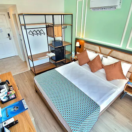 Club Big Blue Hotel 4*