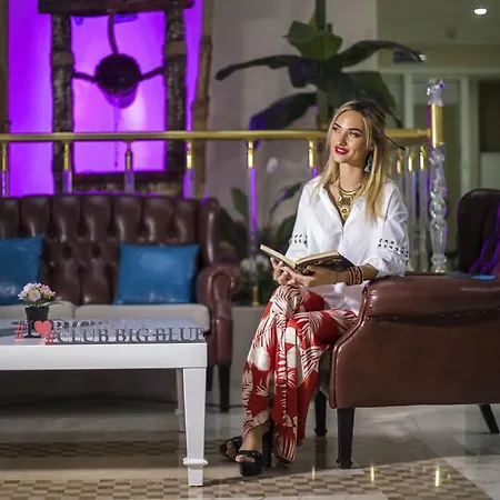 Club Big Blue فندق 4*