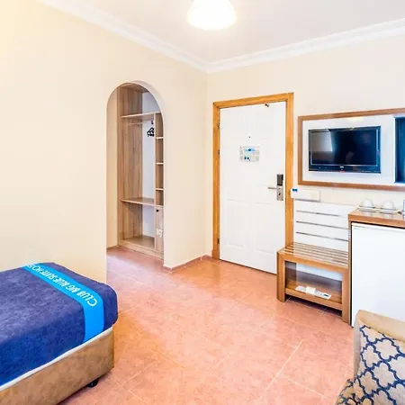 Club Big Blue Otel 4*