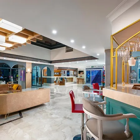 Club Big Blue 4* אלאניה