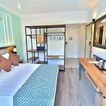Club Big Blue Hotel