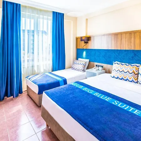 Готель Club Big Blue 4*