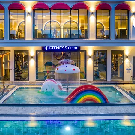 Club Big Blue Готель 4*